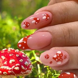 ✨Whimsical✨ Red and white mushroom press on nails 💅🏼